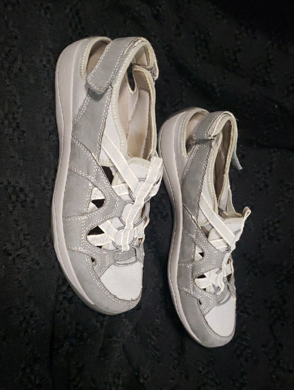 Origins Women's Gray Closed-Toe Casual Sandals - Picture 3 of 8